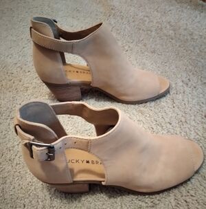 Lucky Brand Women's Beige Ankle Booties